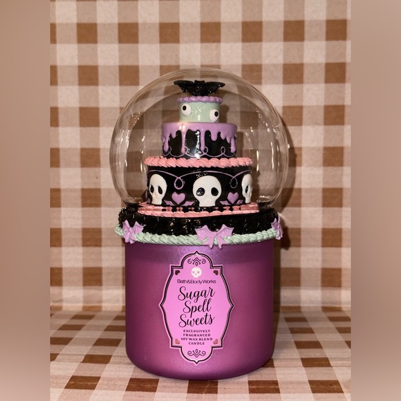 Bath & Body Works Other - NWT*1 LEFT*NIB. B&BW Snowglobe Spooky Layer Cake , Limited Edition Candle